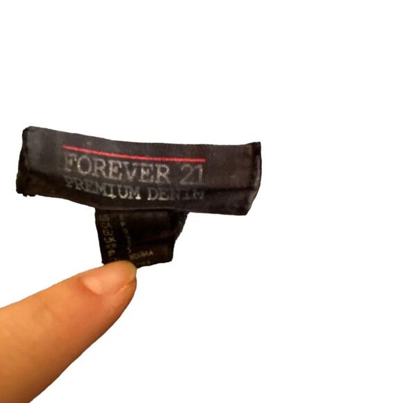 Forever 21 Blue Premium Denim Vest Jacket Size Small Two-Tone Jean Detail Trendy - Picture 2 of 5